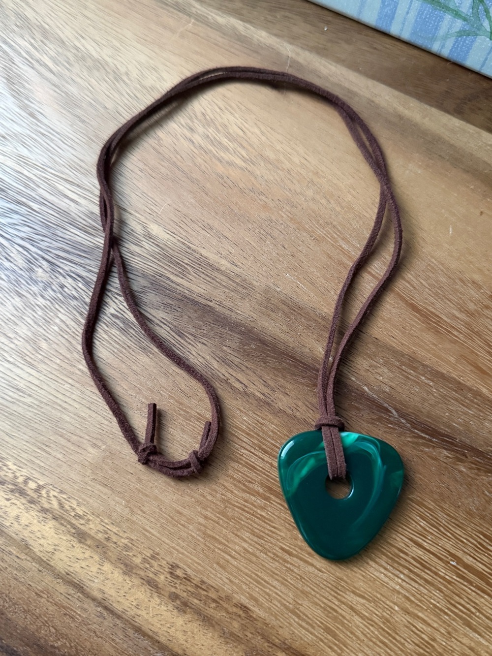 Boho vintage green triangle charm pendant necklace brown leather cord adjustable